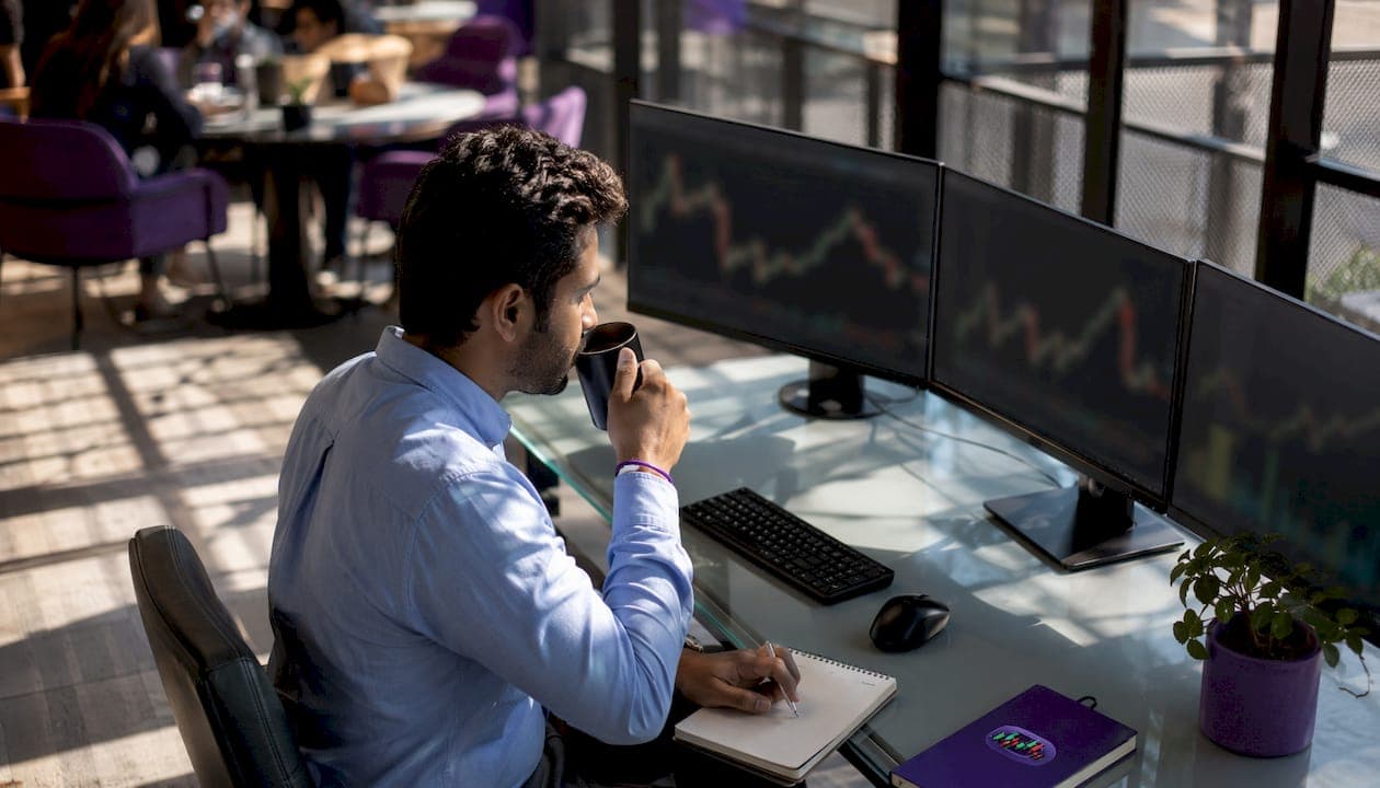 Scale In Scale Out: A Trader's Guide to Staged Entries and Exits